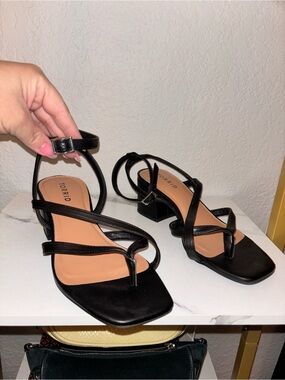 torrid Black Strappy Square Toe Block Heel Sandals
